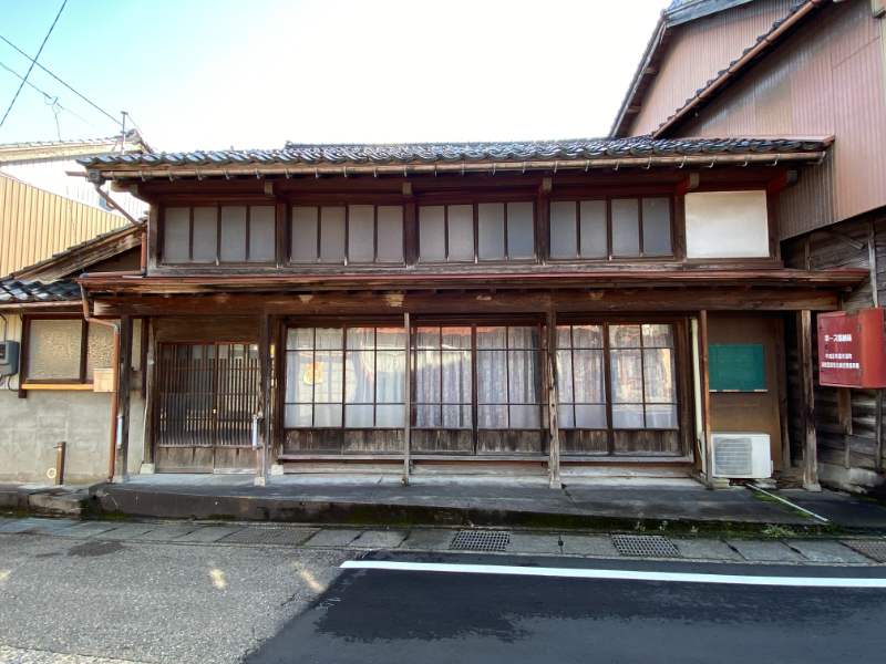 townhouse 井波（今町2区）